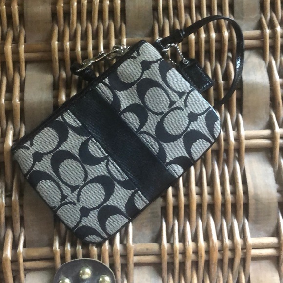 Coach zippered black wristlet - Picture 3 of 4